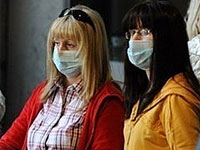 World takes drastic steps to contain swine flu