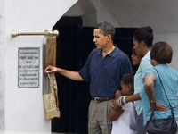 Obamas visit former slave castle