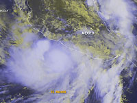 Hurricane Andres brushes Mexico, kills 1