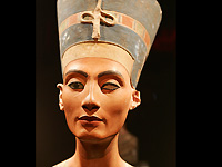 Scan reveals hidden face of Egyptian queen