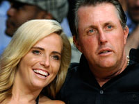 Golf great leaves tour because of wife's illness