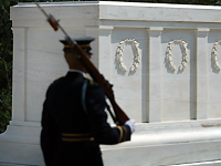 Guarding the 'Unknown Soldier'