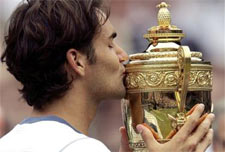 Federer won 6-2, 7-6, 6-4.