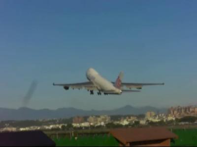 小港機場飛機起飛 @ Yahoo! Video